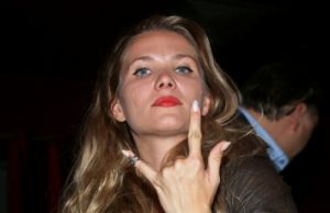 Веденская объяснила драку Епифанцева в ресторане: «Он подумал, что я умираю»