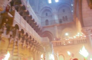 В храме Гроба Господня в Иерусалиме прошла церемония освящения Благодатного огня