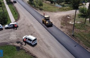 По программе Зеленского дорогу на Кирилловку у Азовского моря ремонтируют почти без остановок