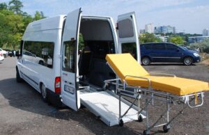 Куда обратиться для перевозки лежачих больных