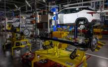 Машина тормозит рывками: 5 наводок, где искать проблему