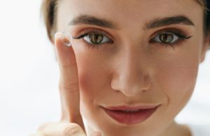 Кто может прописать контактные линзы?