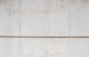 Материалы и конструкции входных лестниц: преимущества различных материалов и стилевые возможности при выборе лестницы