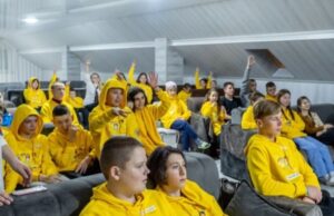 Фонд Рината Ахметова передал помощь детям, которых удалось вернуть из России