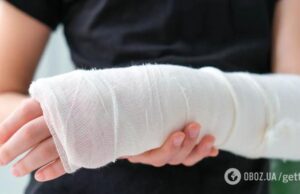 В Луцке ученица 4 класса сломала руку на уроке физкультуры, а учитель «приказал ей сидеть». Начато служебное расследование