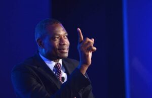 Умер легендарный центровой НБА Дикембе Мутомбо